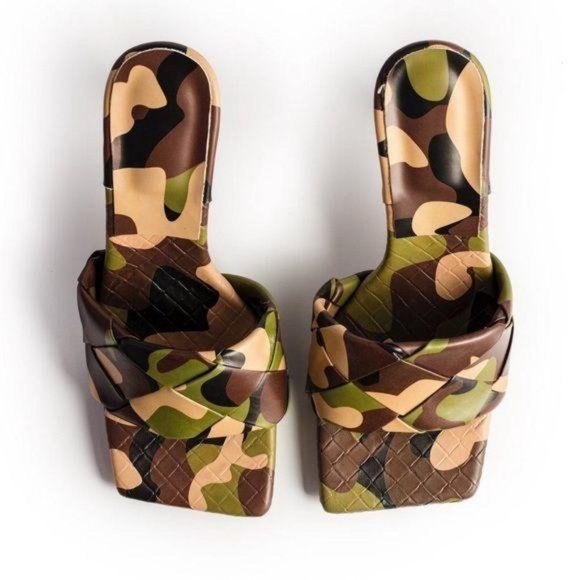 Camo Woven Square Toe  Mule - Picture 5 of 8